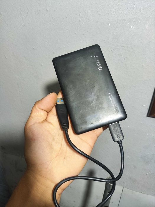 External Hard Drive 276 GB and SD Card 128 GB64354211746305121