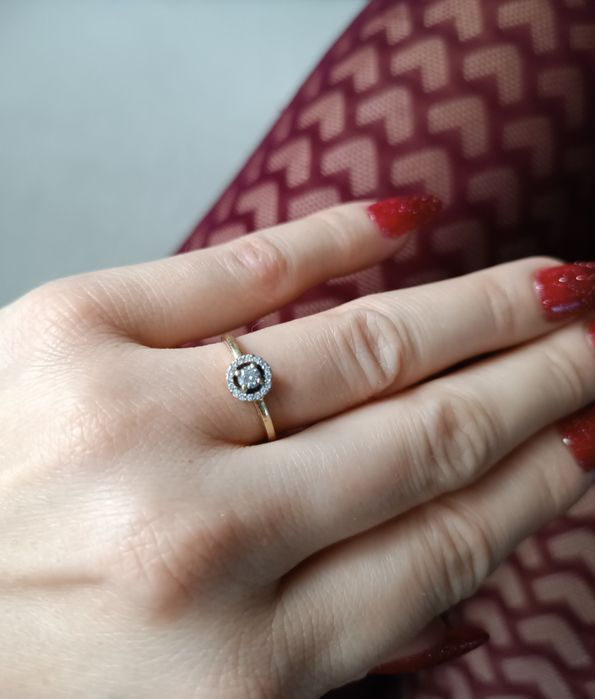 Pierścionek złoty z brylantami 16,1 mm