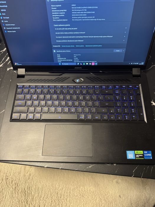 Laptop gamingowy GIGABYTE Aorus 7 9kf