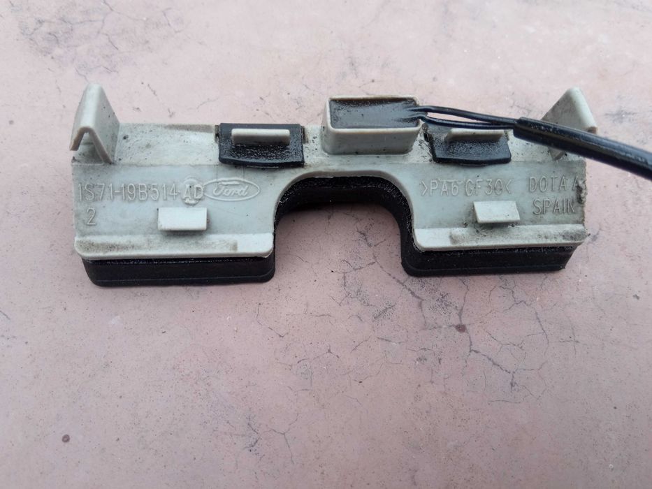 Планка підсвітки номера  кришки багажника Мондео Мк3 1S71-F43400-AW