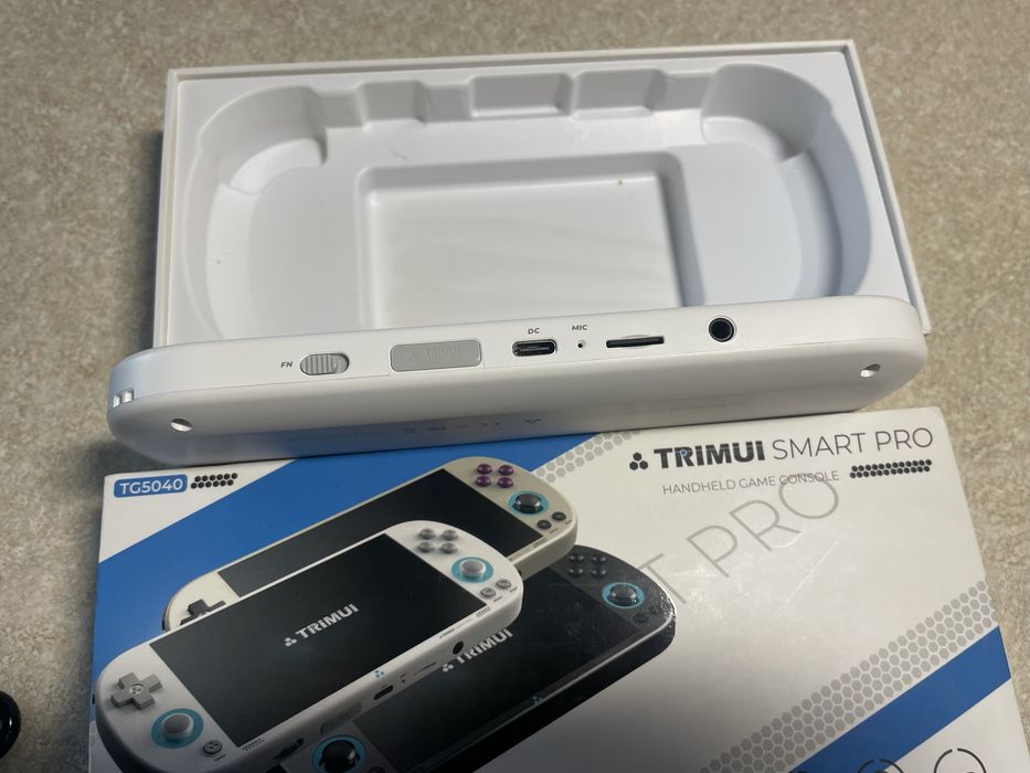 Приставка Trimui smart pro