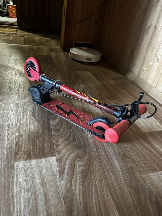 Продам самокат дитячий