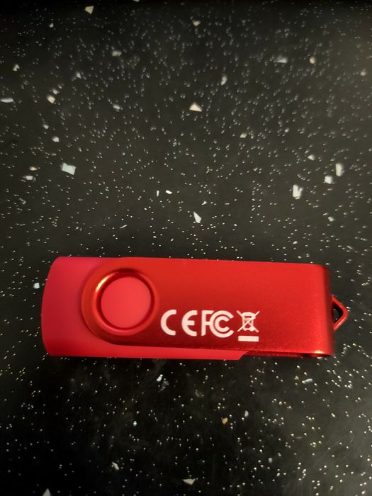 Pendrive czerwone 4 GB nowy