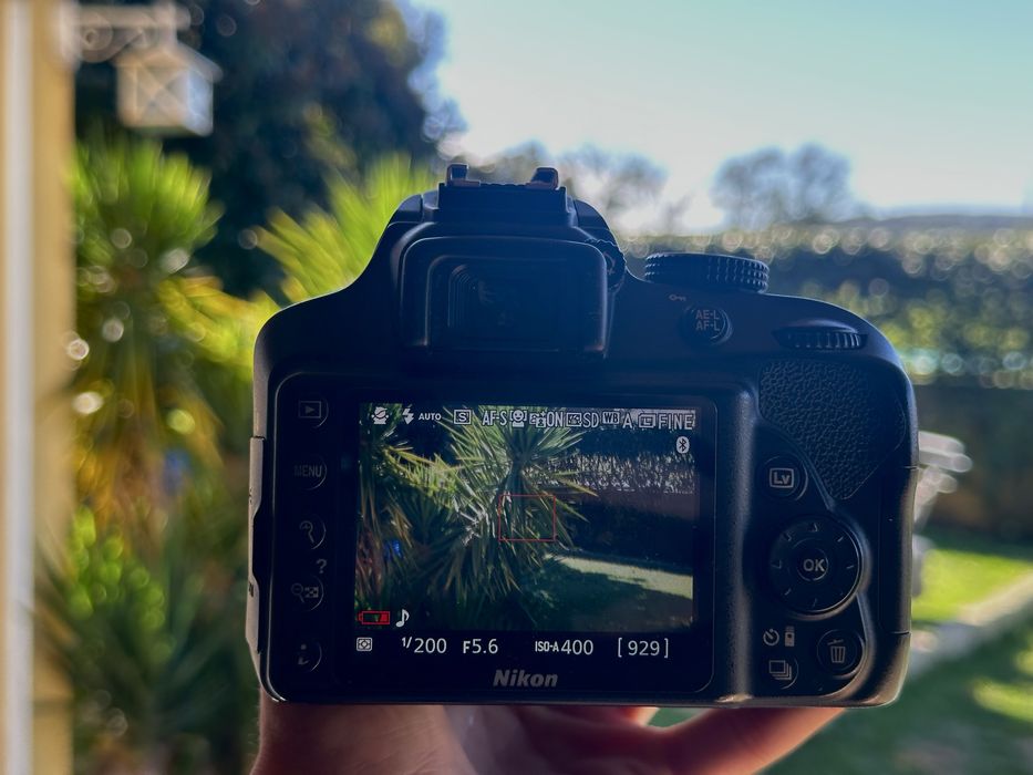 Nikon D3400 quase sem uso