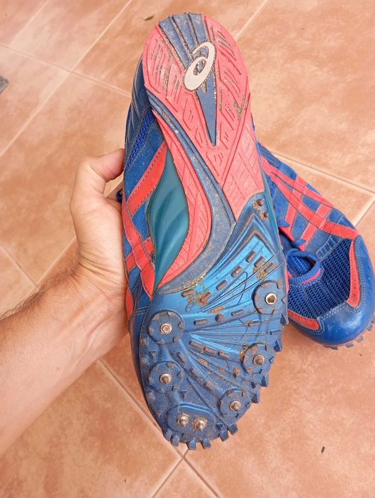 Sapatilhas de pista/bicos Asics para corrida em velocidade em tartan