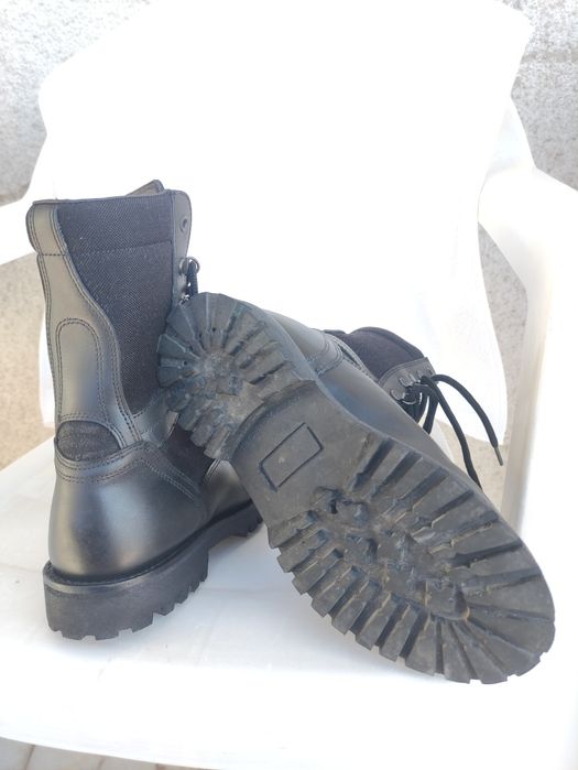 Bota militar - tamanho 36