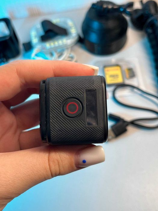 Екшн-камера GoPro HERO4 Session з великим комплектом.