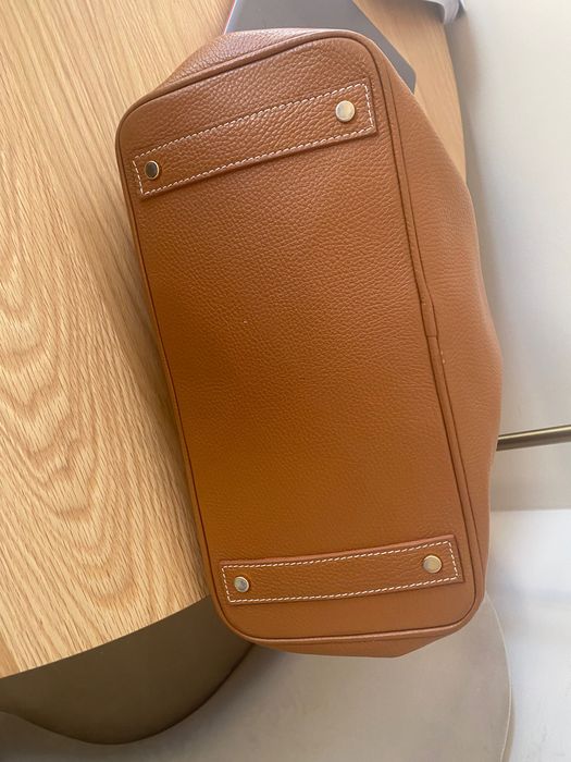 Mala lindíssima em pele !