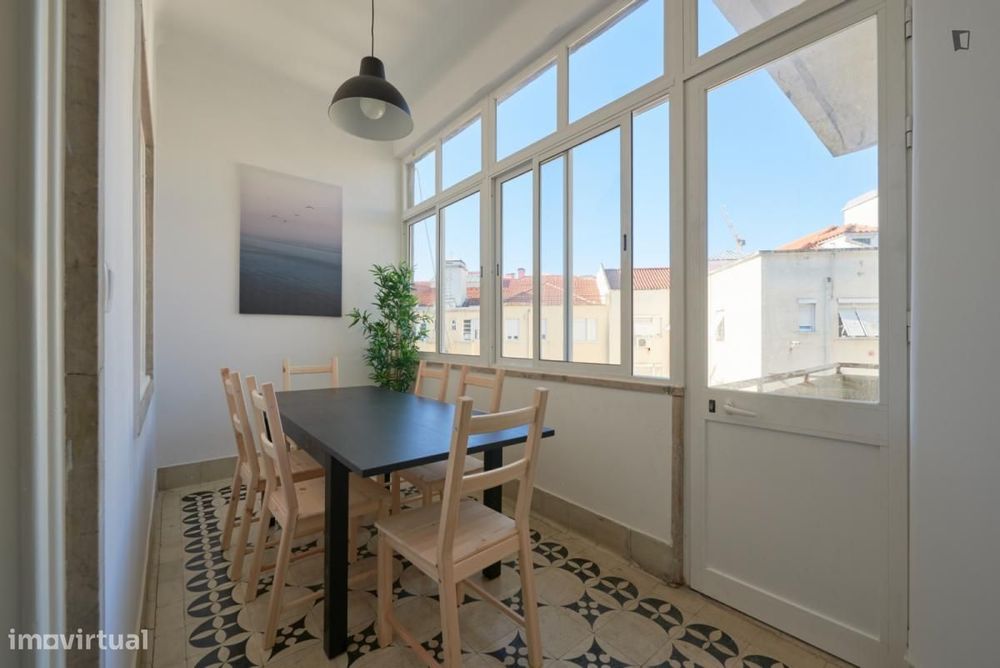 Quarto - localizado em Alameda Lisbon