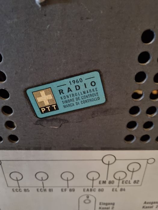 Radio antigo à funcionar