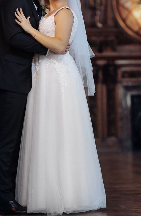 Piękna Suknia ślubna