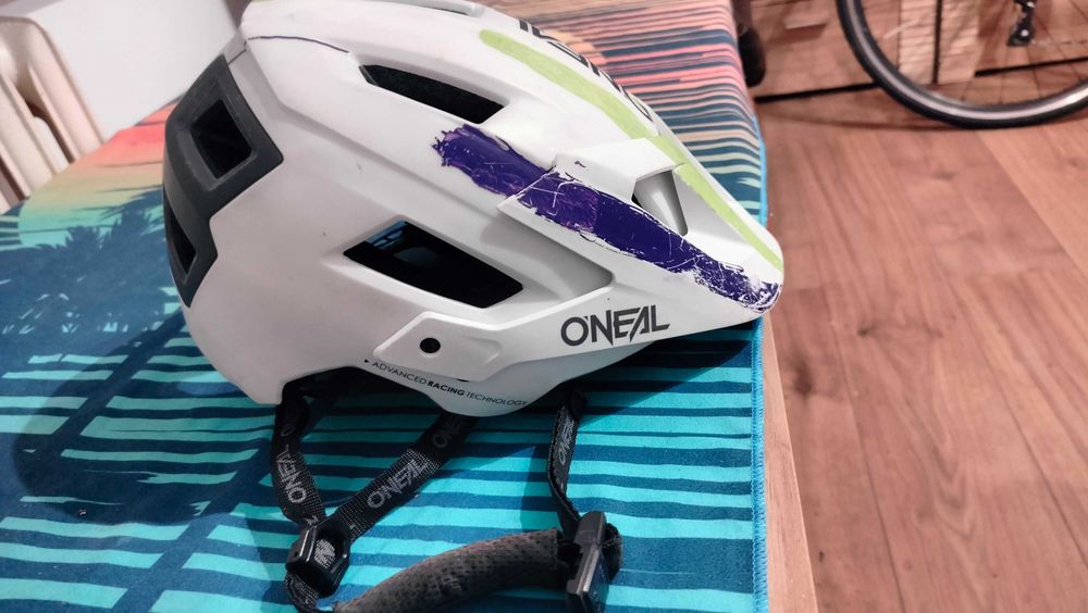 Kask rowerowy ONEAL advanced racing technologu.