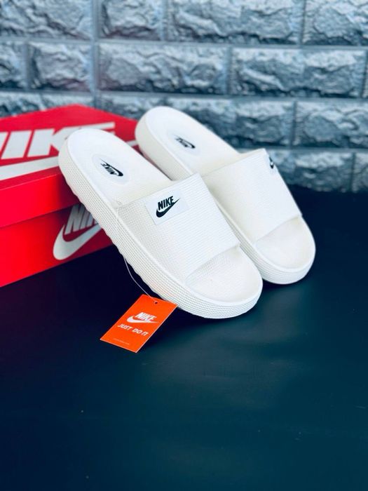 Женские шлепки тапочки Nike/шлепанцы для улицы/ качественные слансы
