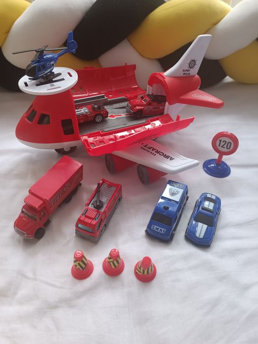 Samolot transportowy strażacki dla dziecka z samochodami