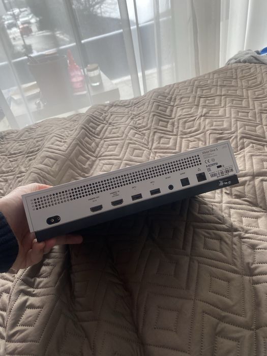 Xbox One S z padem 500 GB