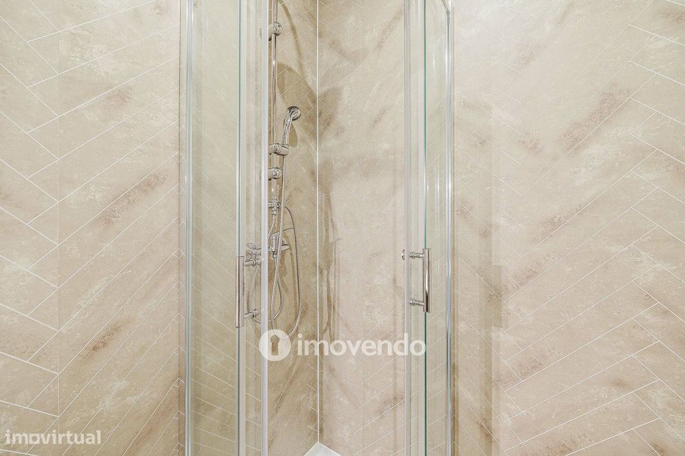 Apartamento T1 remodelado e com cozinha equipada, em Entrecampos