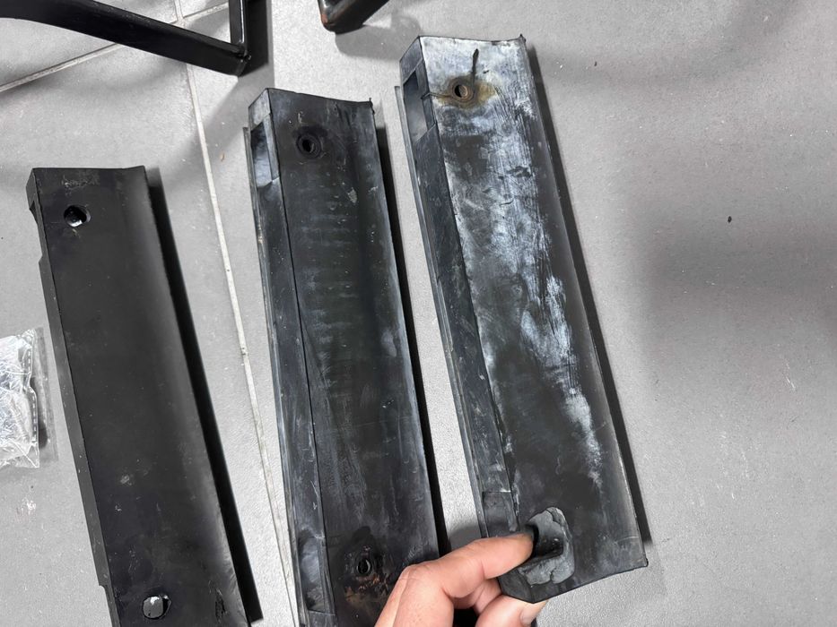 Borrachas de fixação das grelhas Farolins Range rover