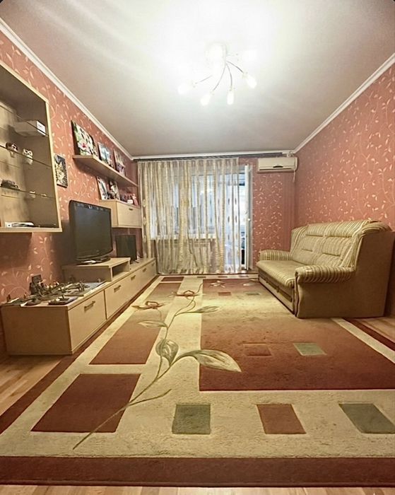 Продам большую 2-х ком 60м2 Тополь-3 (р-н Эпицентр/Мэтро/