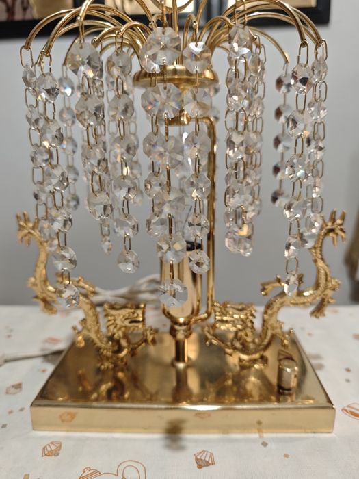 Candeeiro Vintage Hollywood Regency - Cascata de Cristais e Dragões