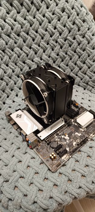 Продам комплект I7-11700+asrock B560 steel legend