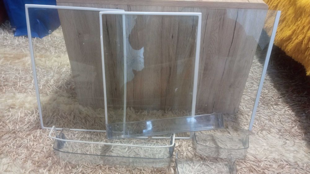 Szklane  półki do lodówki Amica