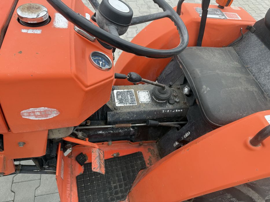 Японський трактор Hinomoto C144