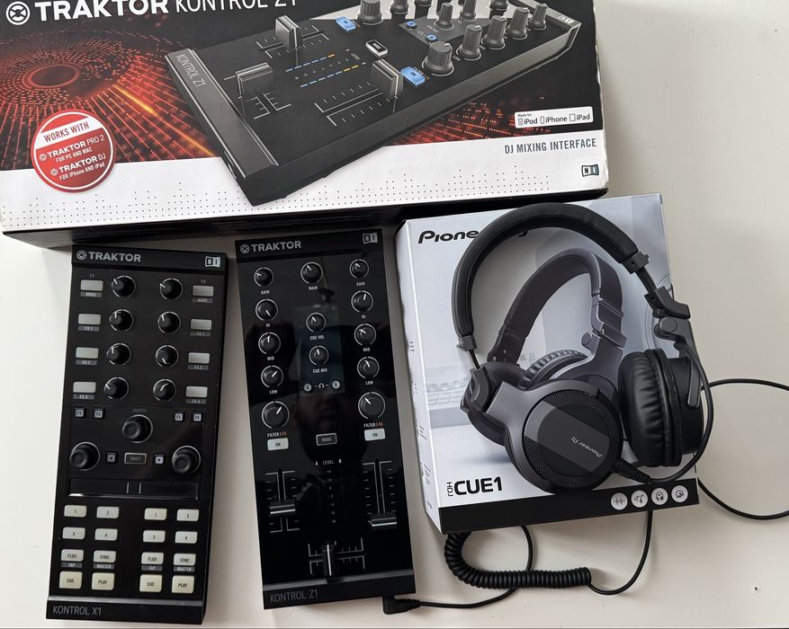 TRAKTOR KONTROL X1 Z1 セット TRAKTOR KONTROL Z1、X1 MK2のご紹介。「GET TRAKTOR PRO 2 FOR