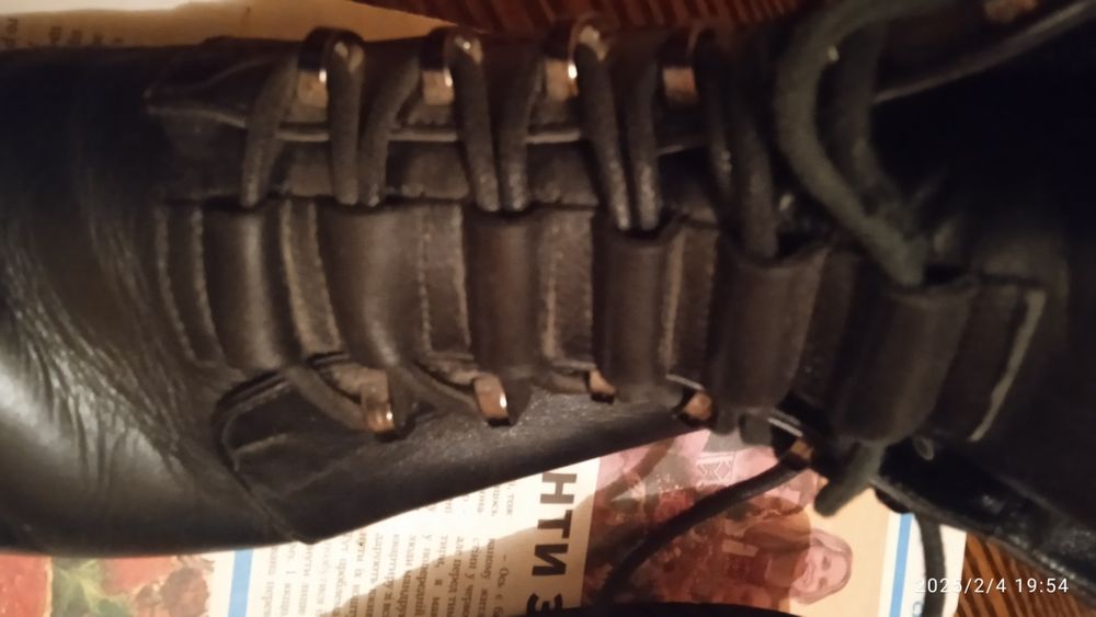 Высокие ботинки р. 39й