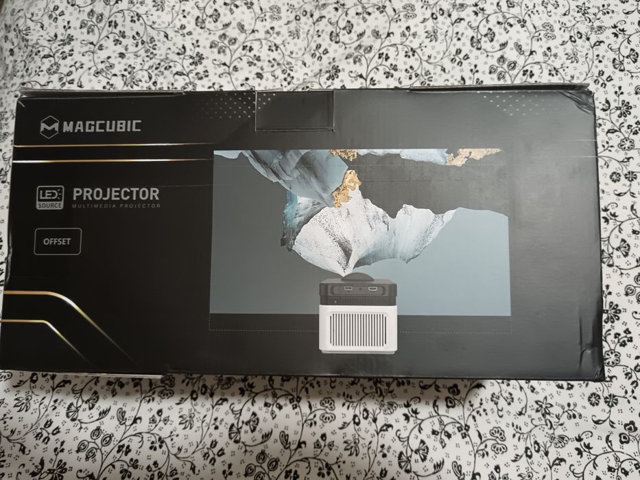 Magcubic projector 8K LED