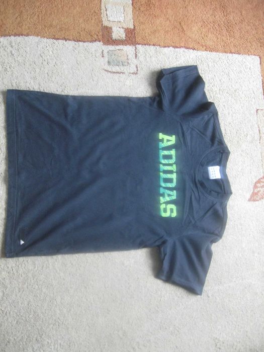 Sprzedam koszulkę Adidas.