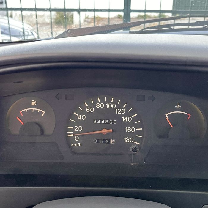 Mitsubishi L400 2.5 td 9 lugares