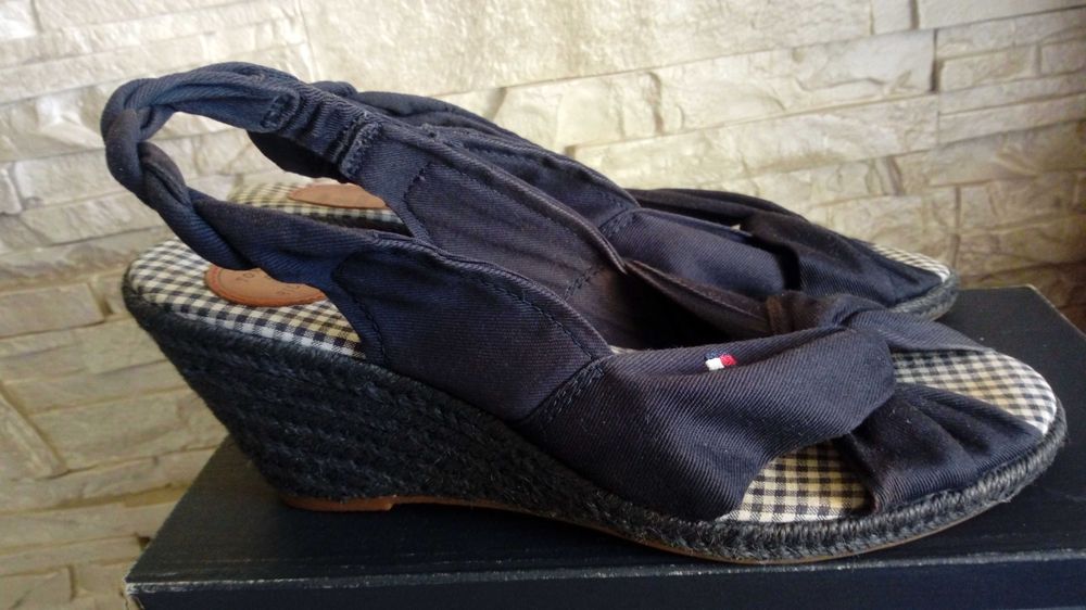 TOMMY HILFIGER MARY - sandały na koturnie, rozmiar 38, stan idealny