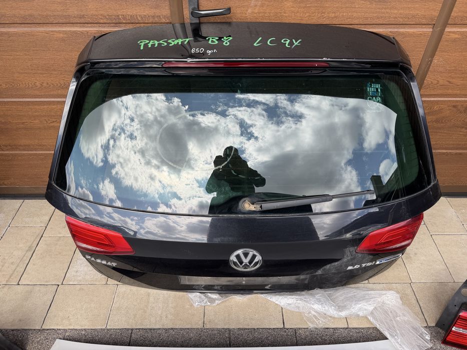 Кришка багажника, ляда VW Passat B8 фонарь Пассат б8