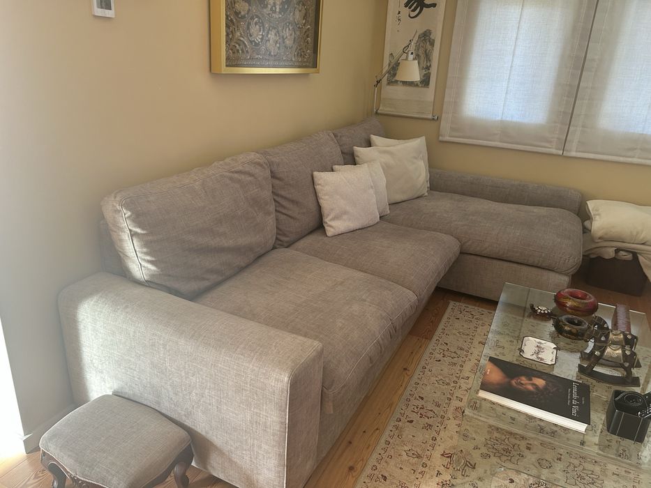 Sofá com chaise longue