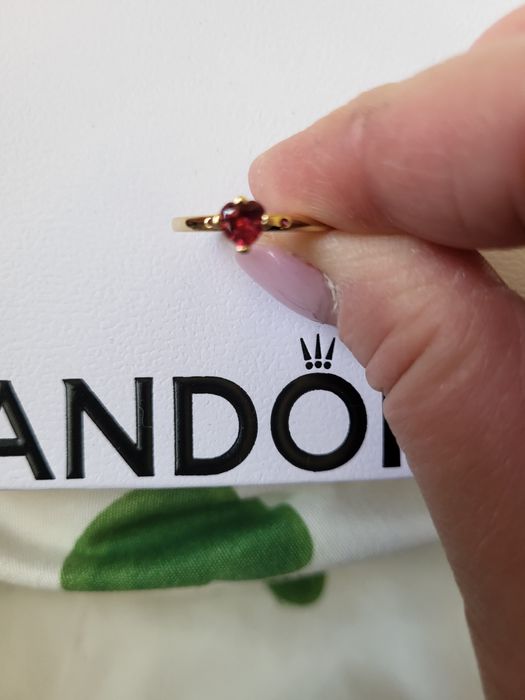 Pierścionek z czerwonym serduszkiem- Pandora
