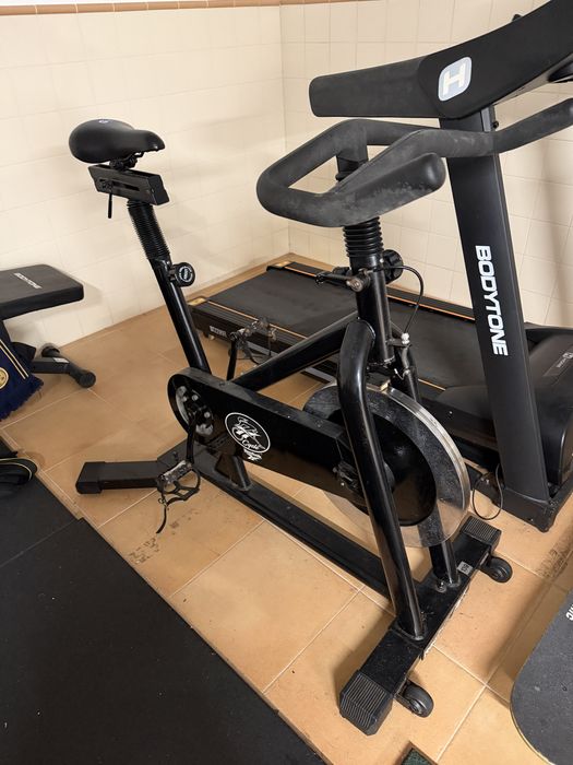 Bicicleta Spinning / Indoor Cycle – Estilo Profissional