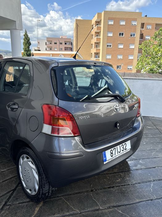 Toyota Yaris 1.4 D-4D — photo 2