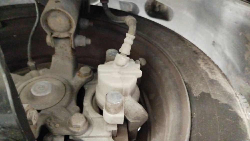 Pinça travão / maxila de travão frente direita RENAULT Twingo III (BCM