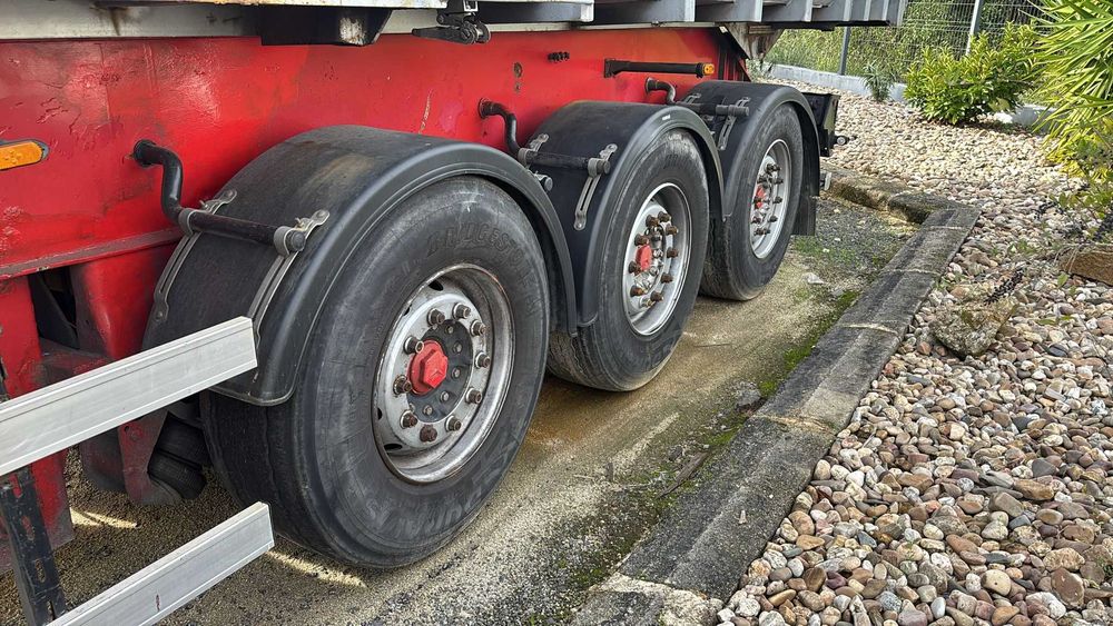 Semi-Reboque Sucateiro