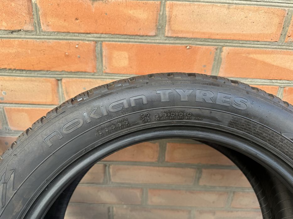 Nokian 215/50 R17