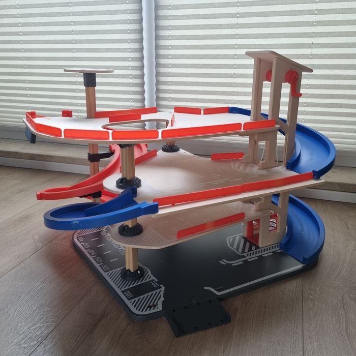 Duży drewniany parking samochodowy  playtive garaż 4 poziomowy