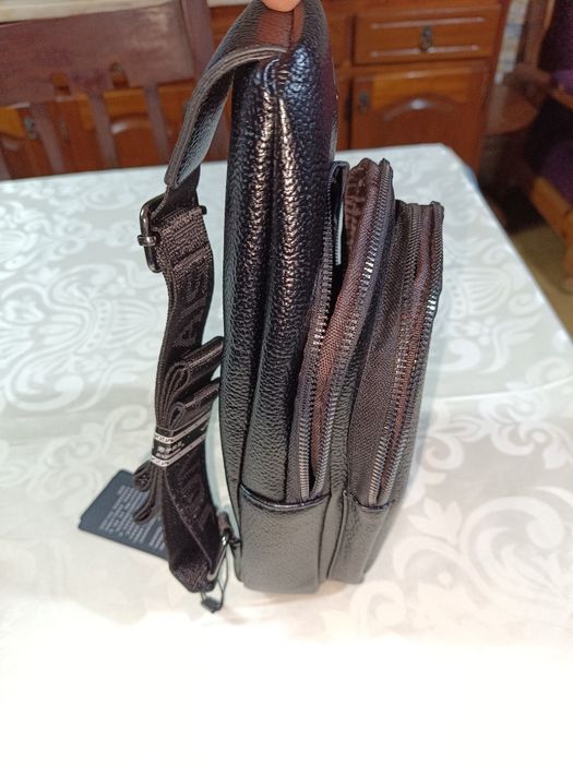 Bolsa de peito preta - Nova