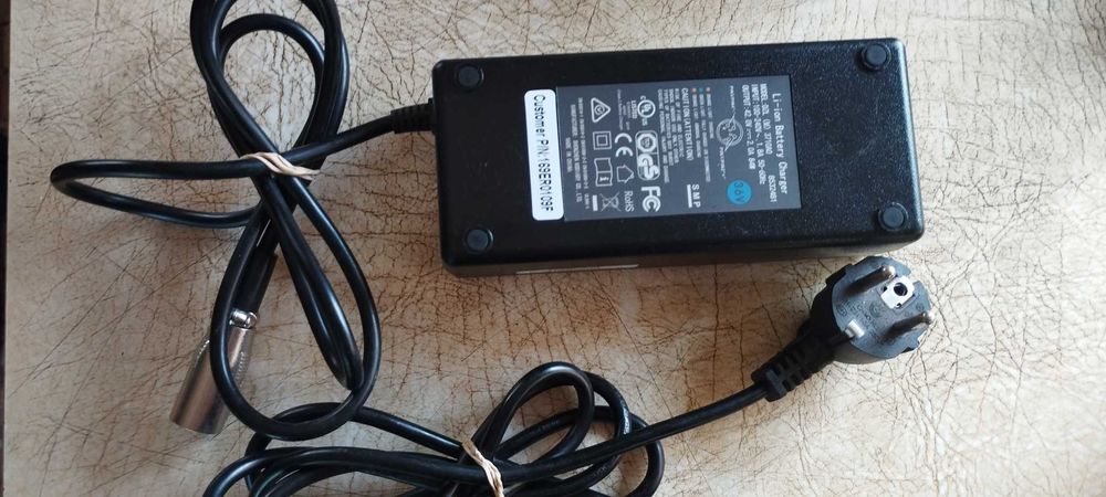 Carregador Bateria de bicicleta eletrica, E-Bike DZL 42v original.