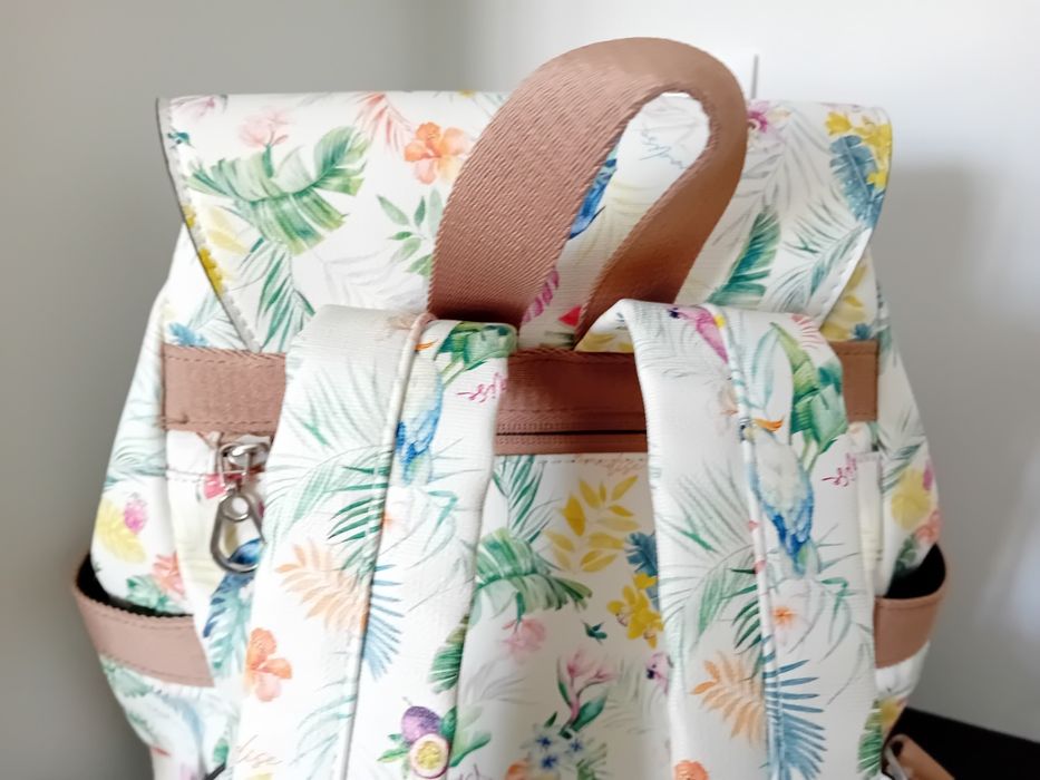 Mochila estampado tropical