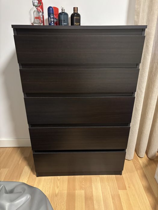 Cómoda com 5 gavetas