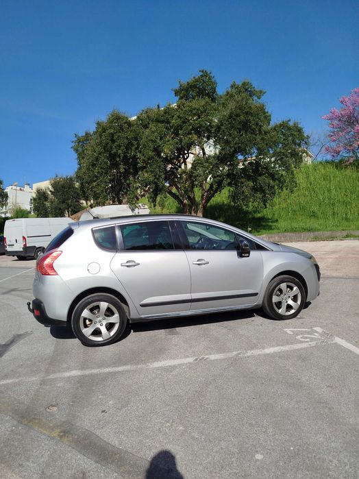 Peugeot 3008 1.6  Gasóleo/ Teto Panorâmico / Ano 2012