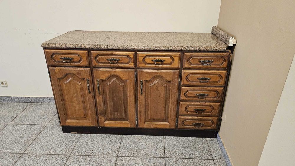 Sofá, mesa e móvel de madeira!!