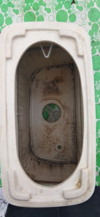 Бочки  для унитаза б/у