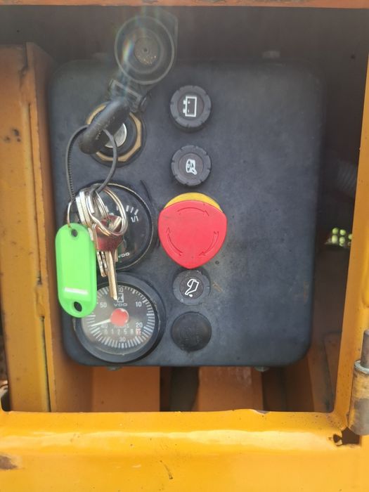 Rebak rozdrabniacz do gałęzi NOREMAT MB 250  62 km diesel Hatz
