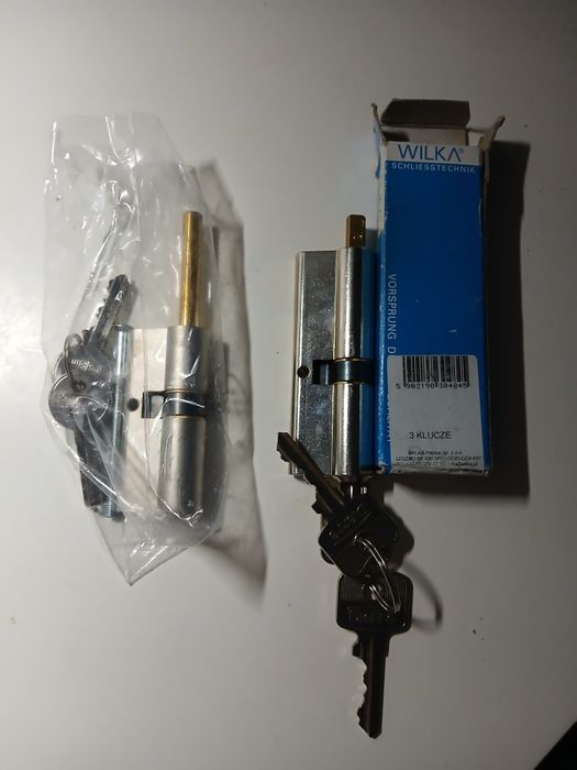 Wkladka pomocniczego drzwi